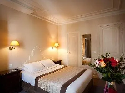 Magda Champs Elysees Paris 3*,