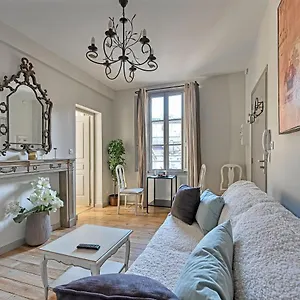 Au Coeur Des Papes, Dans Batisse De Charme & En Coeur De Apartamento Avinhão