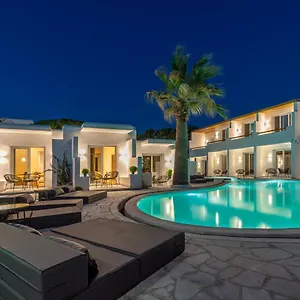 Omnia Mykonos Boutique & מלון אורנוס