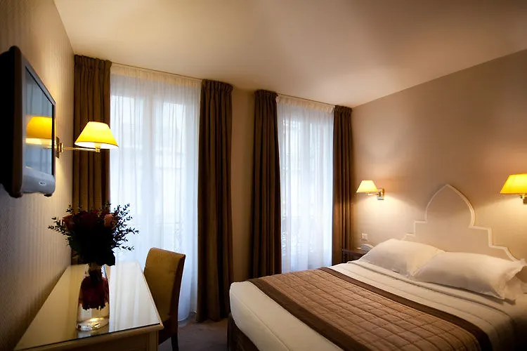 *** Hotel Magda Champs Elysees Paris France
